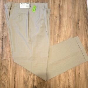 NWT Men's Haggar Khaki Dress Pants Size 38W X 32L